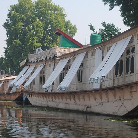 Heaven Breeze Group Of Houseboats Hotell Srīnagar Exteriör bild